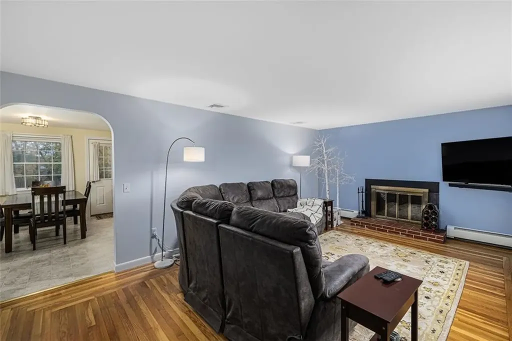 128 Old River Road Lincoln RI 02865