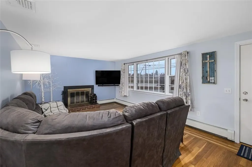 128 Old River Road Lincoln RI 02865