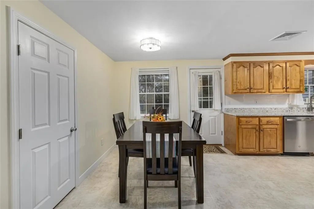 128 Old River Road Lincoln RI 02865