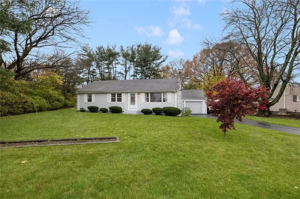 128 Old River Road Lincoln RI 02865
