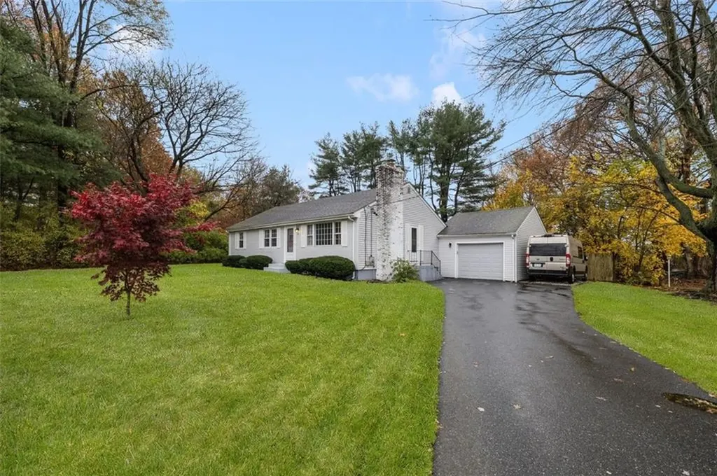128 Old River Road Lincoln RI 02865
