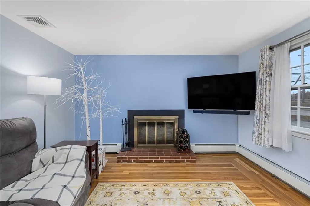 128 Old River Road Lincoln RI 02865