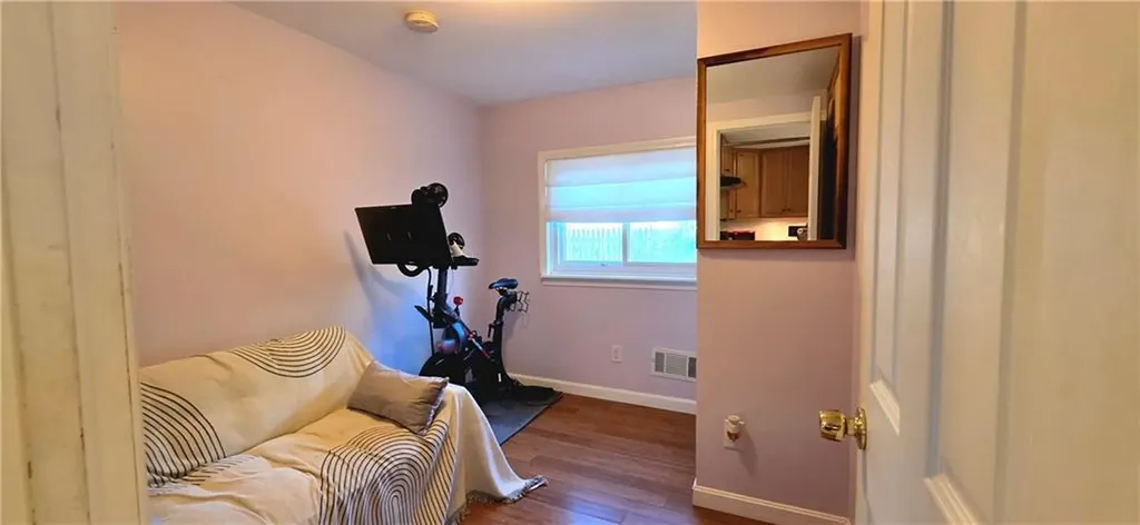 76 Kenway Avenue Warwick RI 02889
