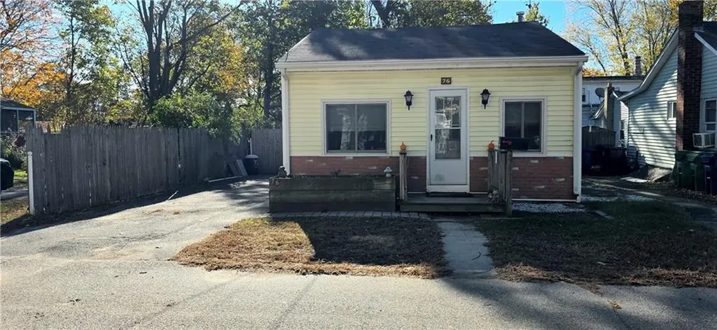 76 Kenway Avenue Warwick RI 02889