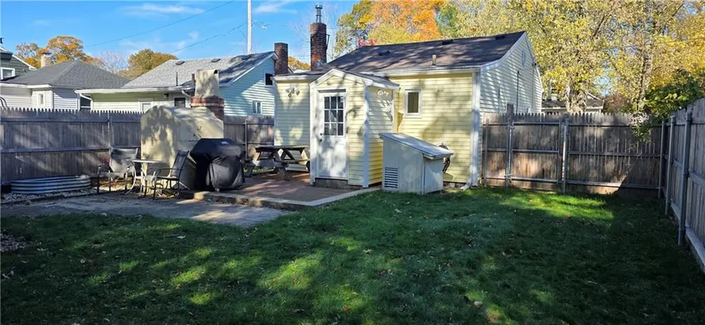 76 Kenway Avenue Warwick RI 02889