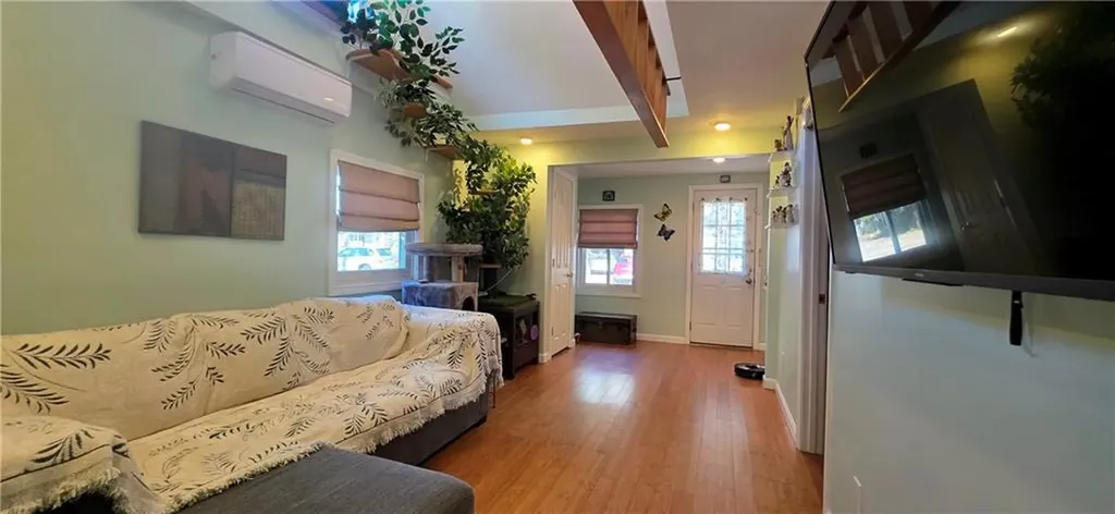 76 Kenway Avenue Warwick RI 02889