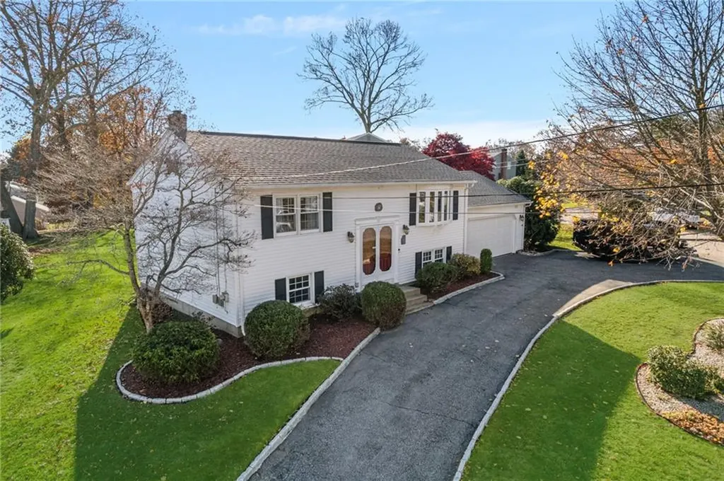 34 Silverwood Lane West Warwick RI 02893