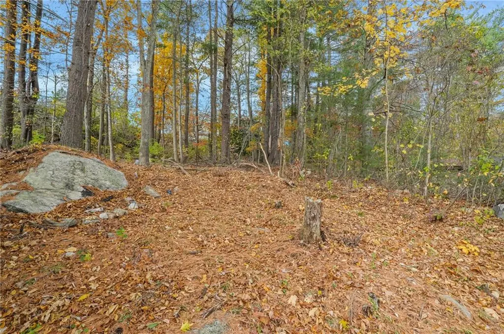 51 Knotty Oak Shore Coventry RI 02816