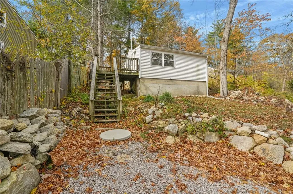 51 Knotty Oak Shore Coventry RI 02816