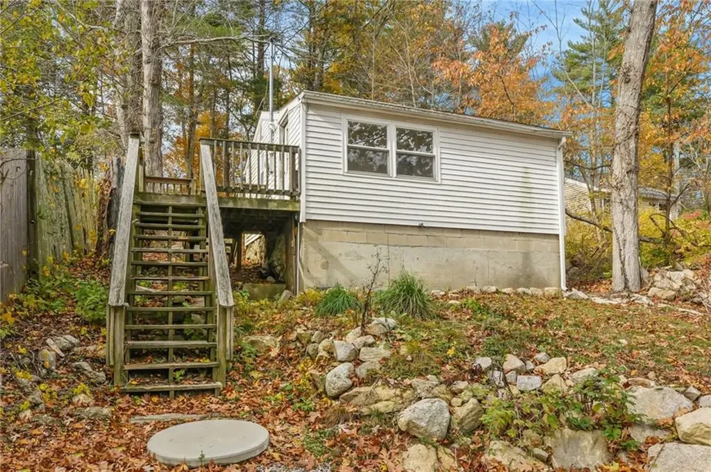 51 Knotty Oak Shore Coventry RI 02816