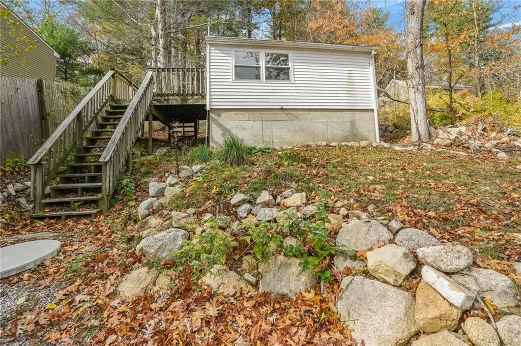 51 Knotty Oak Shore Coventry RI 02816