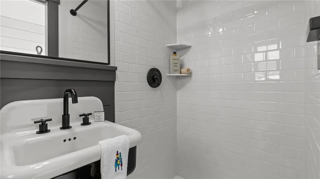 39 Connection Street Newport RI 02840