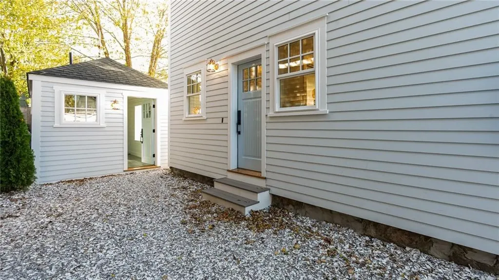 39 Connection Street Newport RI 02840