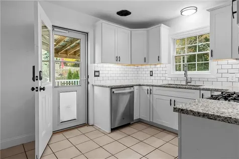 35 Hambly Road Tiverton RI 02878