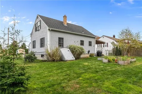 35 Hambly Road Tiverton RI 02878