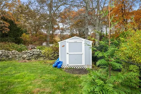 35 Hambly Road Tiverton RI 02878