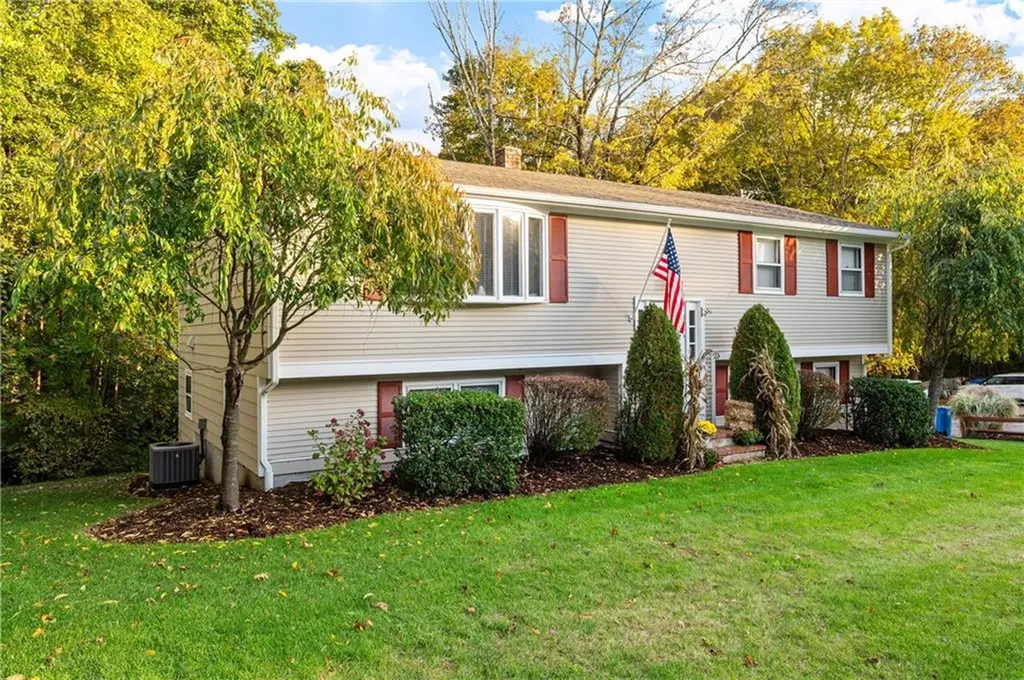 25 Manville Hill Road Cumberland RI 02864
