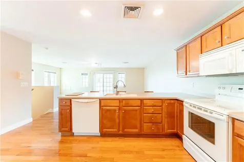 683 Metacom Avenue Bristol RI 02809