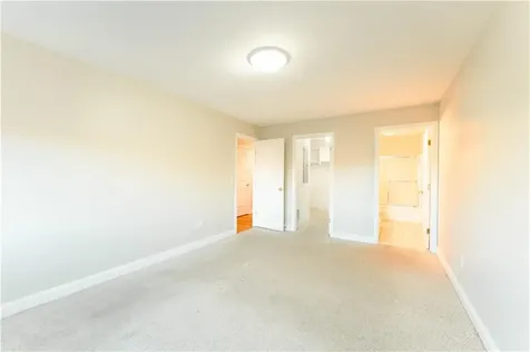 683 Metacom Avenue Bristol RI 02809