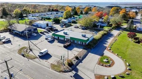 1627 West Main Road Portsmouth RI 02871