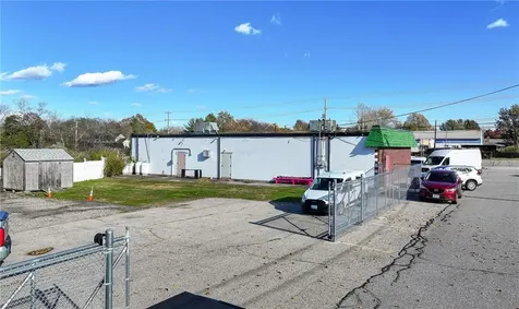 1627 West Main Road Portsmouth RI 02871