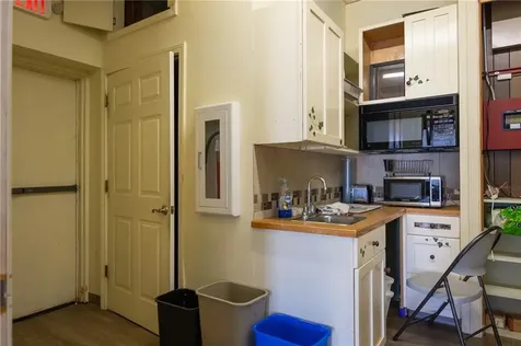 1627 West Main Road Portsmouth RI 02871