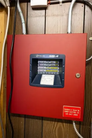 1627 West Main Road Portsmouth RI 02871