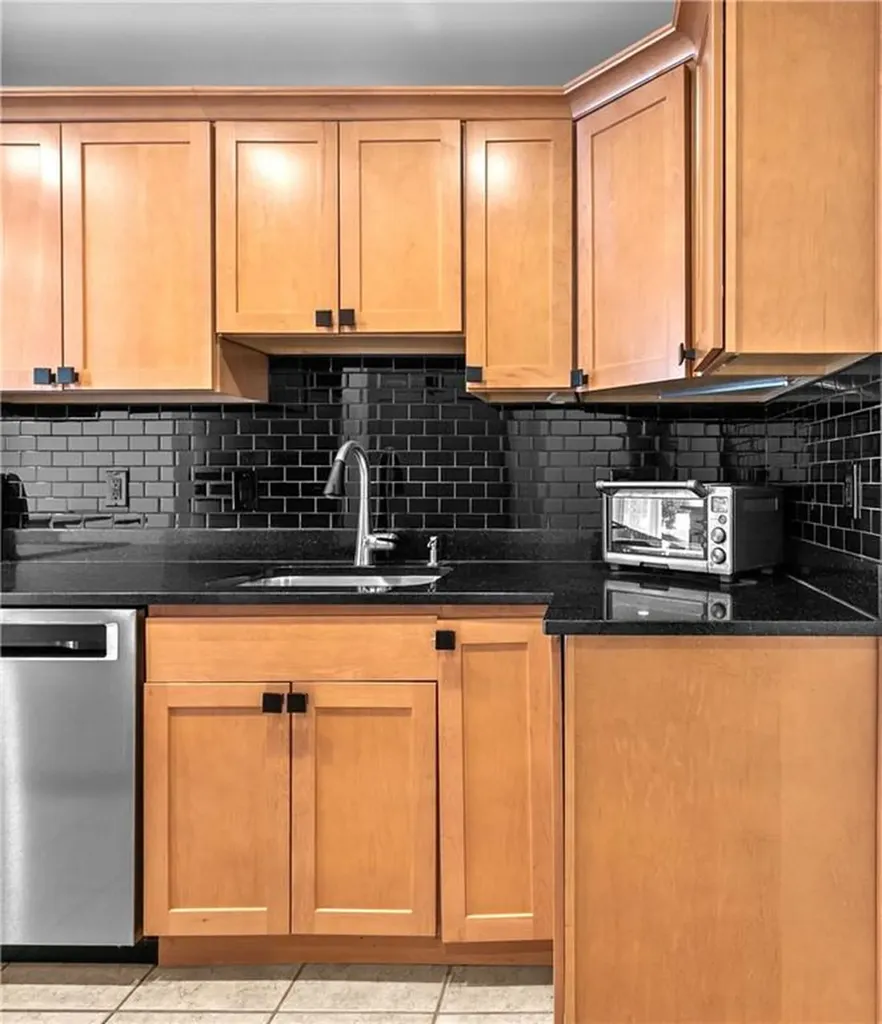 189 Laurel Avenue Providence RI 02906