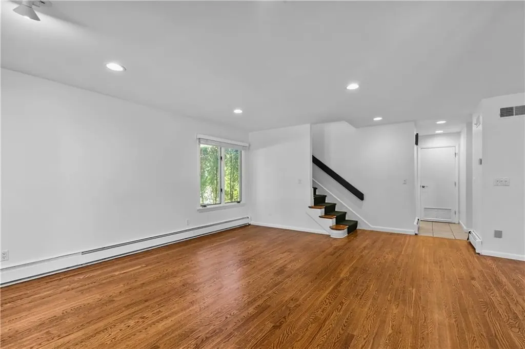 189 Laurel Avenue Providence RI 02906