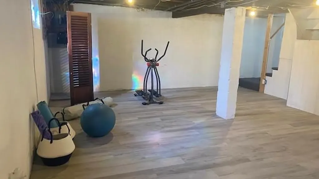 68 Cliffdale Avenue Cranston RI 02905