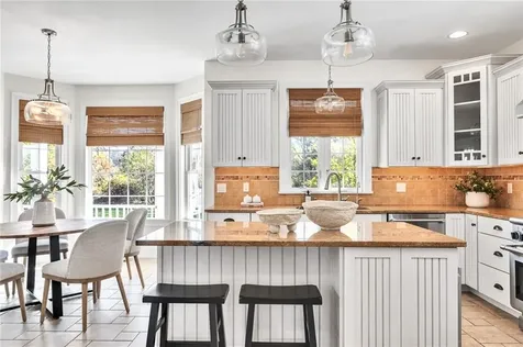 25 Asylum Road Warren RI 02885