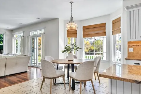 25 Asylum Road Warren RI 02885