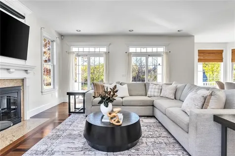 25 Asylum Road Warren RI 02885