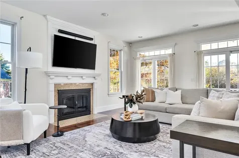 25 Asylum Road Warren RI 02885