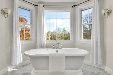 25 Asylum Road Warren RI 02885