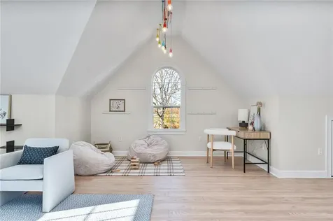 25 Asylum Road Warren RI 02885