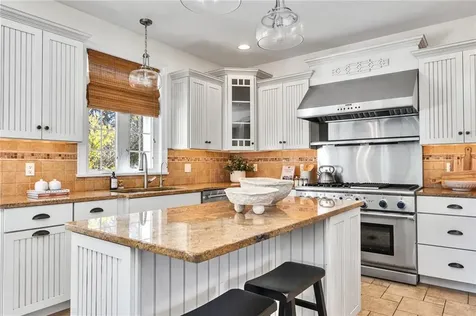 25 Asylum Road Warren RI 02885