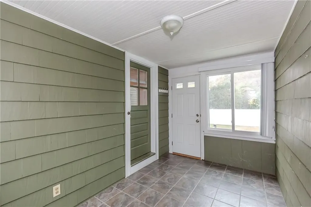 189 Poplar Drive Cranston RI 02920