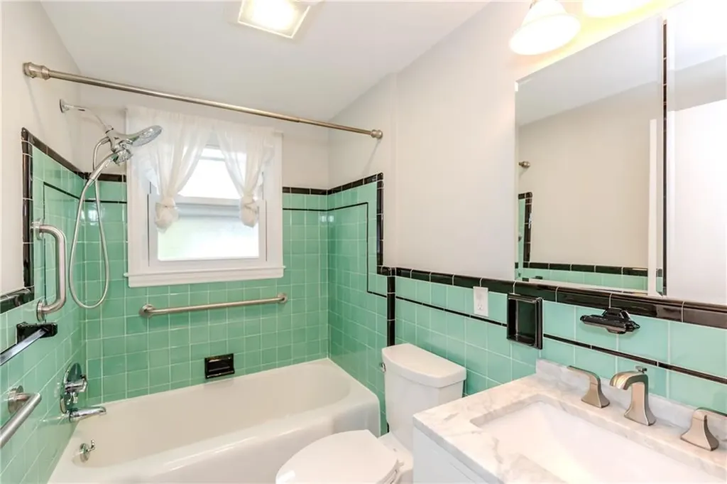 189 Poplar Drive Cranston RI 02920