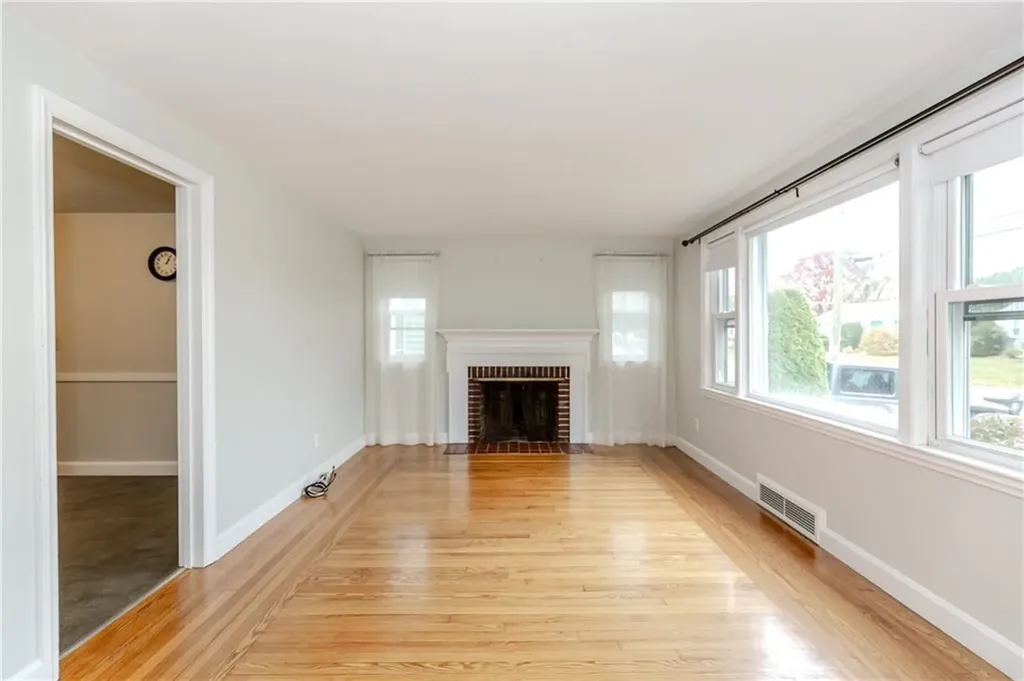 189 Poplar Drive Cranston RI 02920