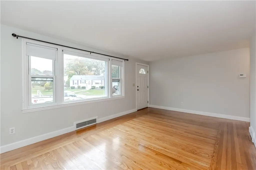 189 Poplar Drive Cranston RI 02920