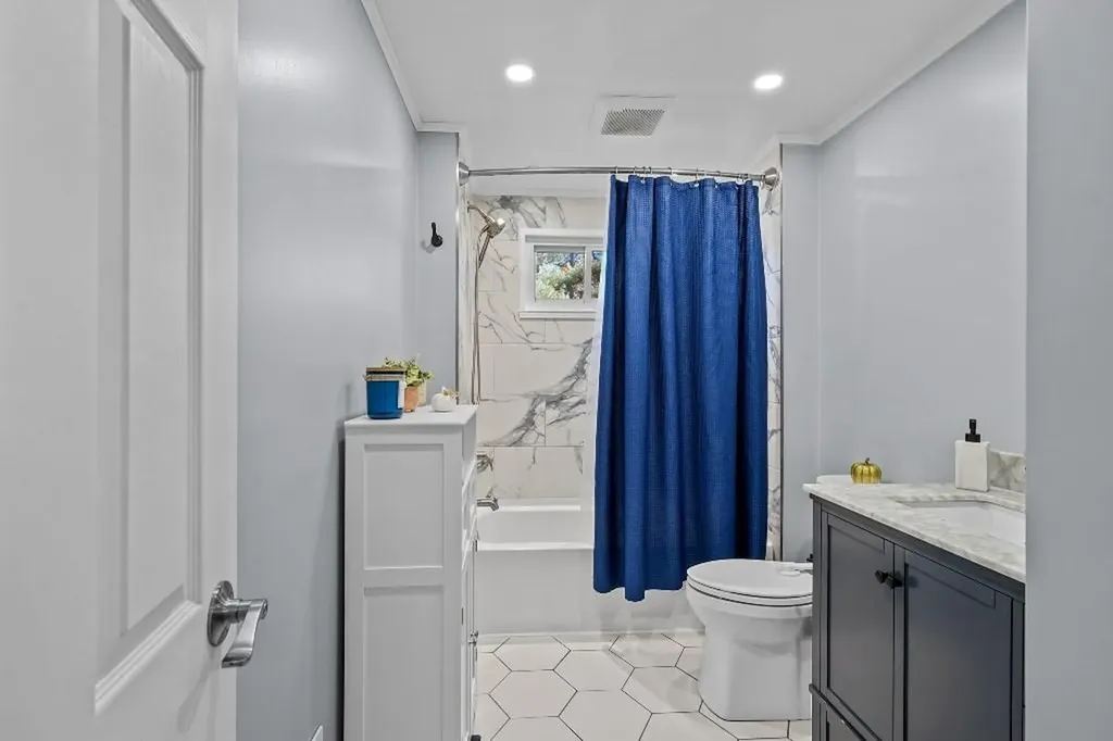 50 Circledale Drive Cumberland RI 02864