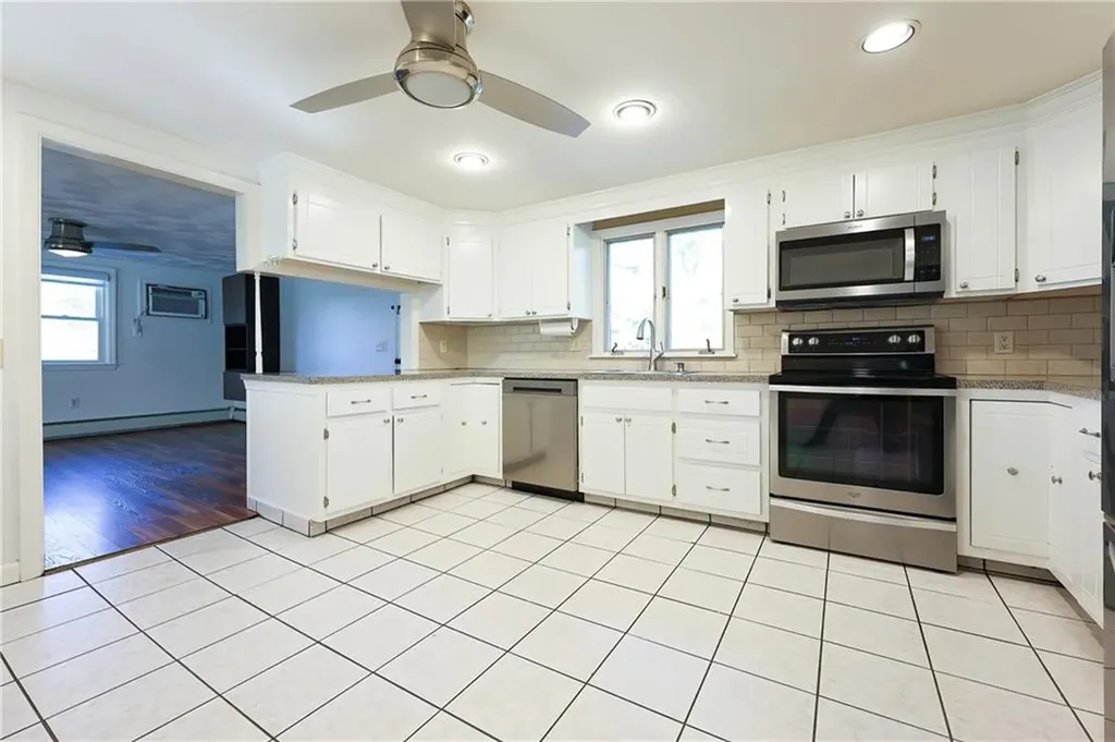 3 Grant Street Warwick RI 02886