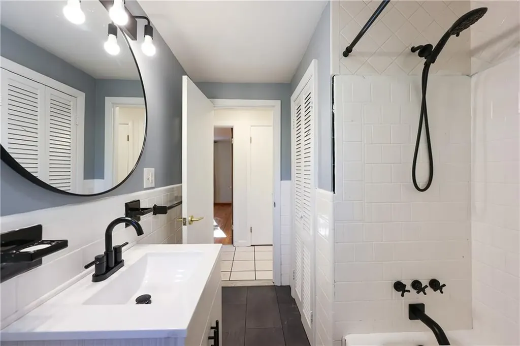 3 Grant Street Warwick RI 02886