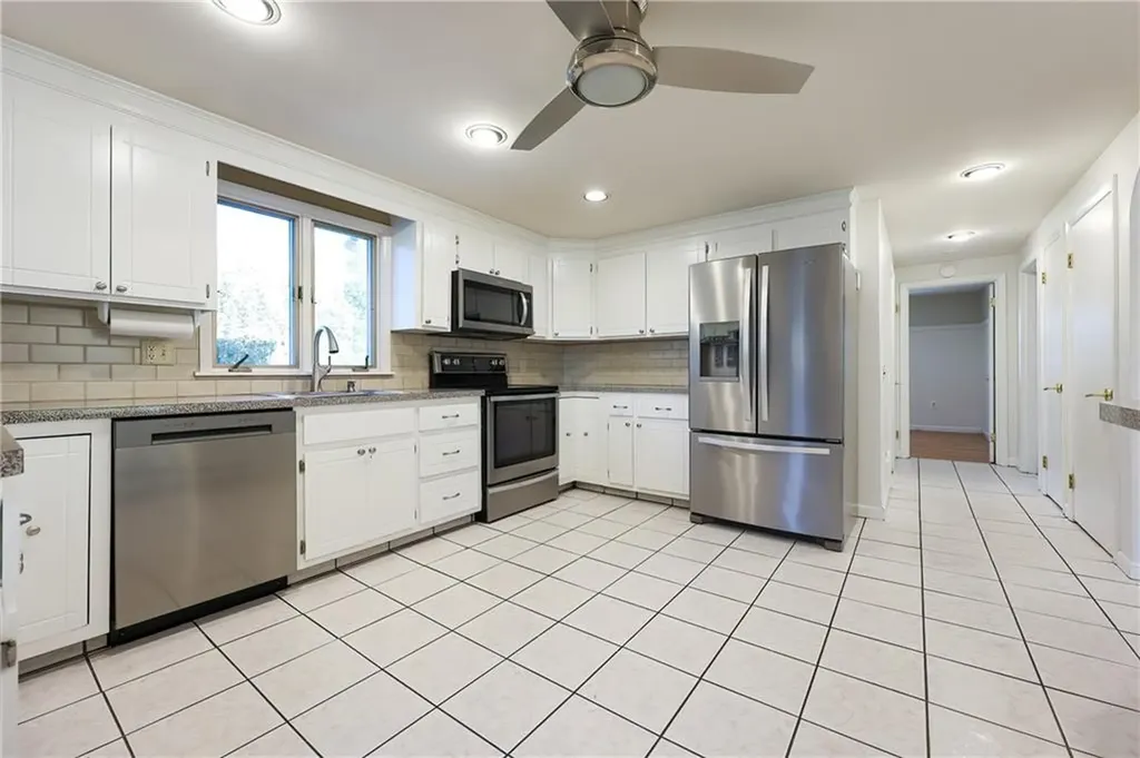 3 Grant Street Warwick RI 02886