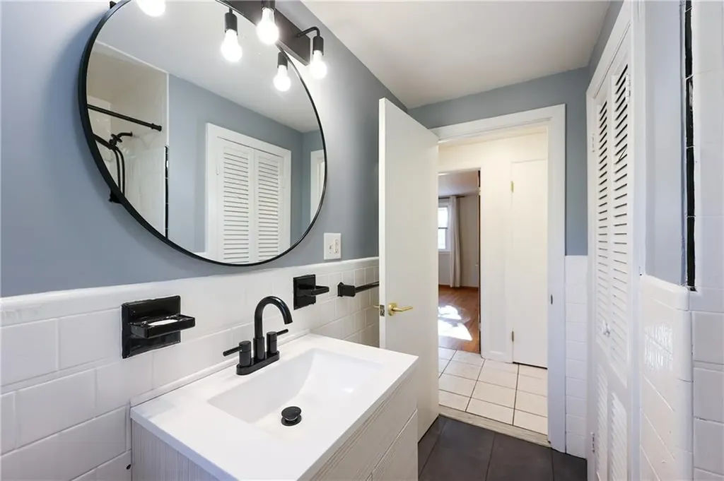 3 Grant Street Warwick RI 02886