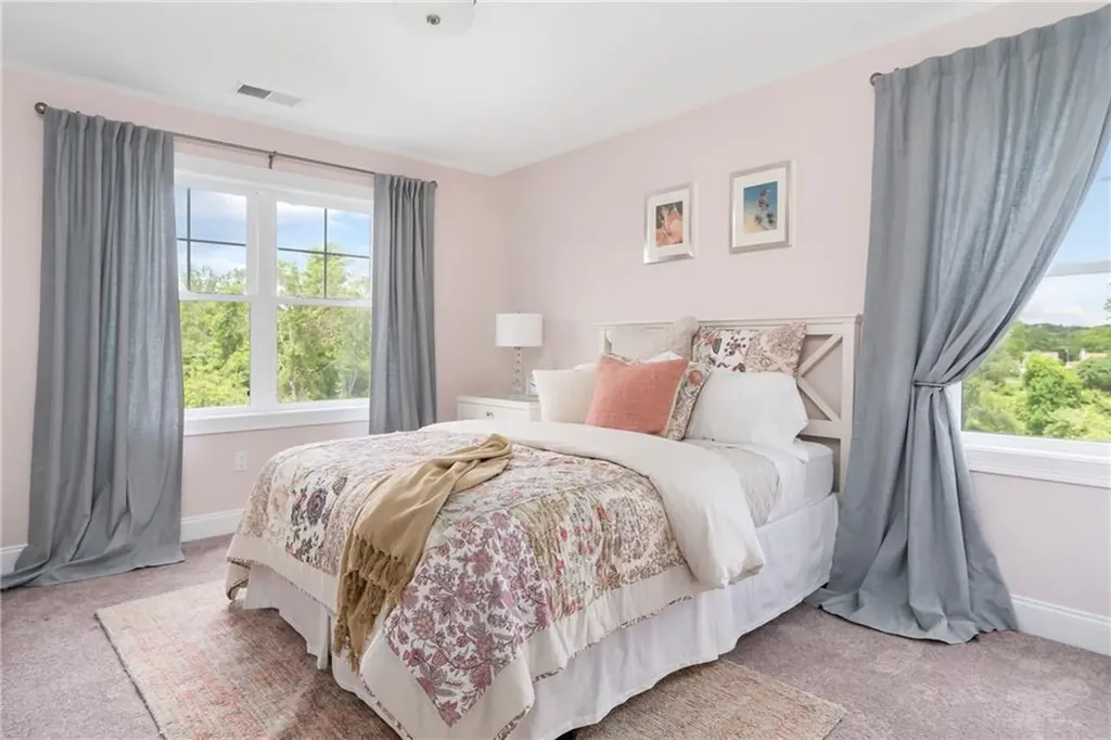 8 Ashton Court Cranston RI 02921