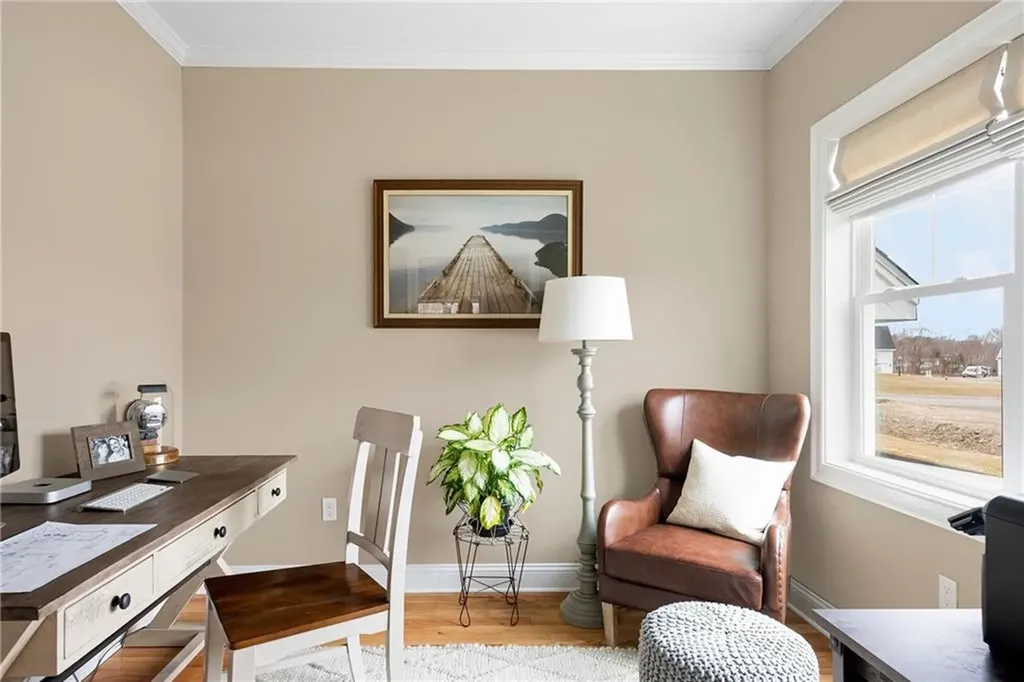 8 Ashton Court Cranston RI 02921