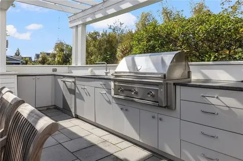 46 Carnegie Heights Drive Portsmouth RI 02871