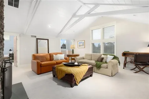 46 Carnegie Heights Drive Portsmouth RI 02871